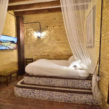 Suite Dona Ines Barrio Santacruz Seville Exterior photo